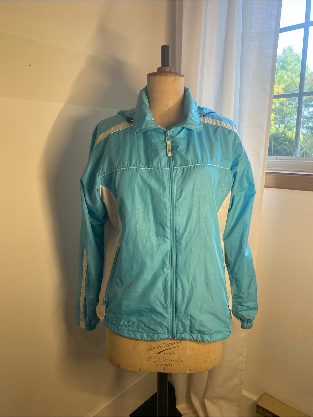 Columbia Womenās M Aqua Blue White Y2K Windbreaker Hooded Jacket